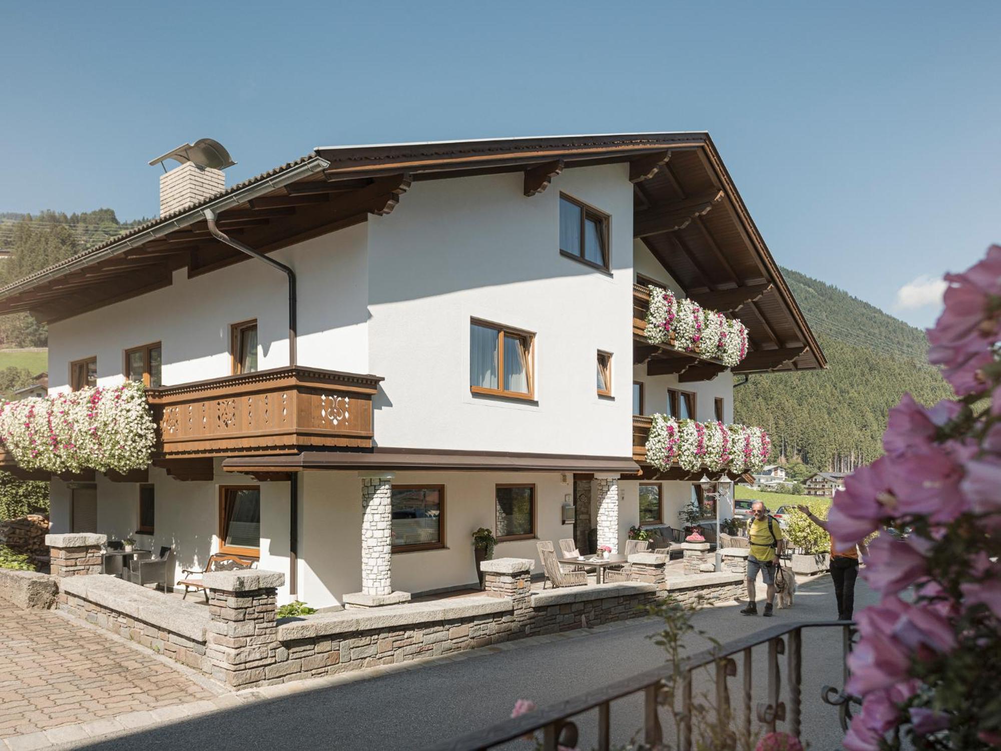 Haus Christine Hotell Ried im Zillertal Exteriör bild