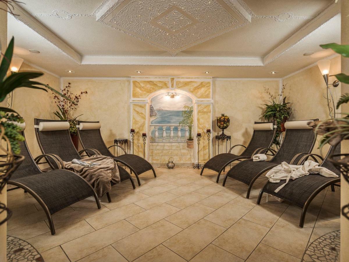 Haus Christine Hotell Ried im Zillertal Exteriör bild